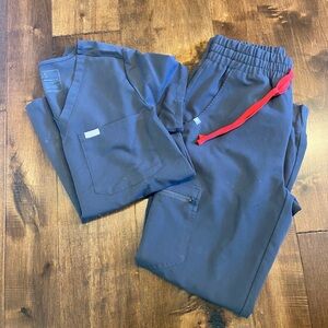 Figs Charcoal scrub set